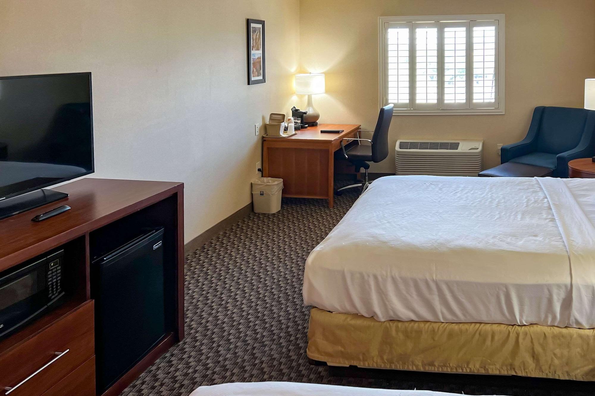Comfort Inn And Suites Thatcher Bagian luar foto
