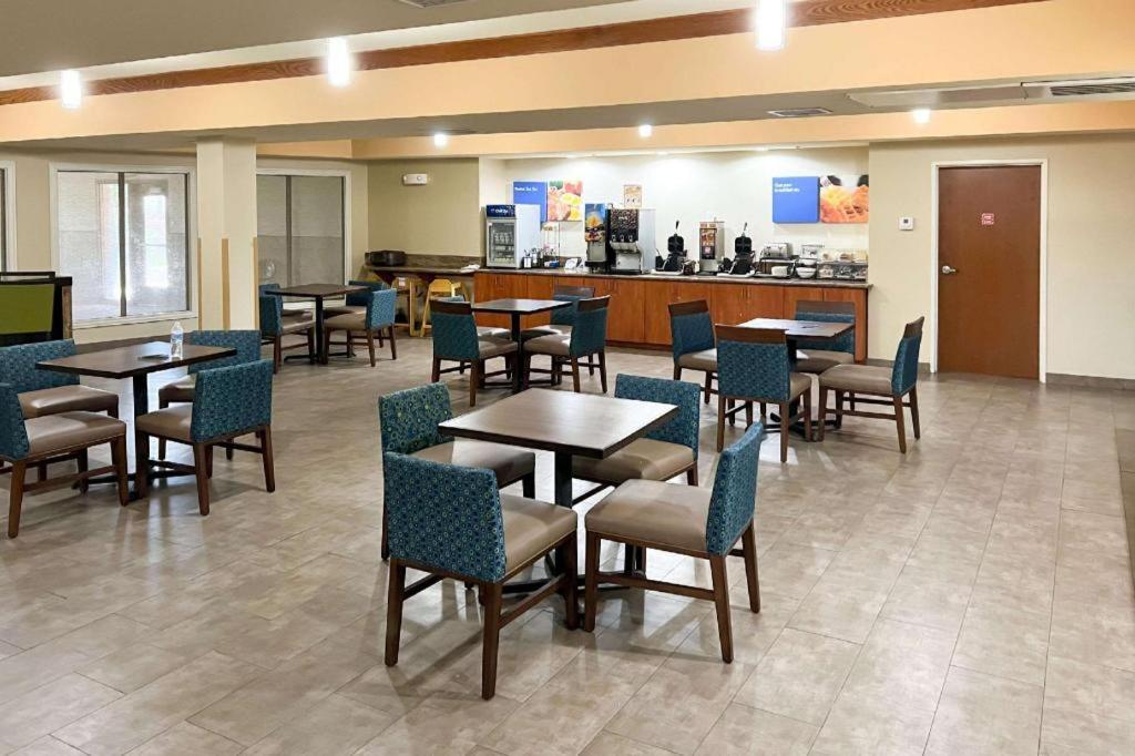 Comfort Inn And Suites Thatcher Bagian luar foto