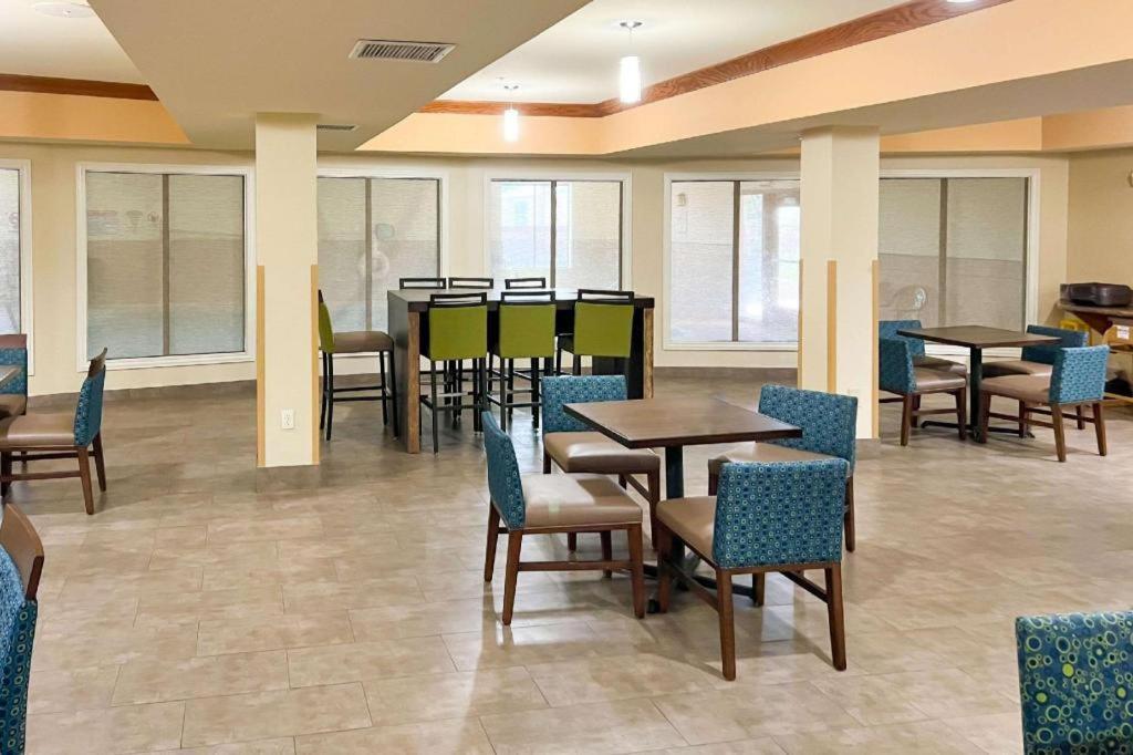 Comfort Inn And Suites Thatcher Bagian luar foto